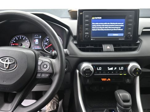 Used 2022 Toyota RAV4 XLE AWD/4WD image 15