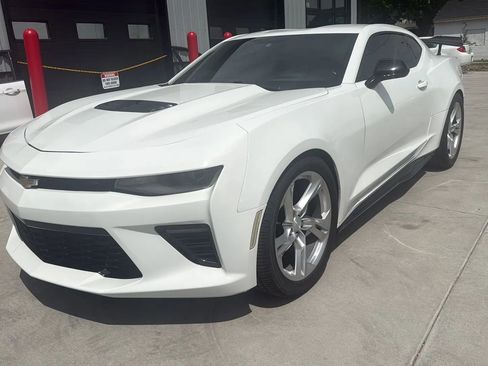 Used 2017 Chevrolet Camaro SS RWD image 1