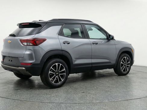 Used 2025 Chevrolet TrailBlazer LT image 9