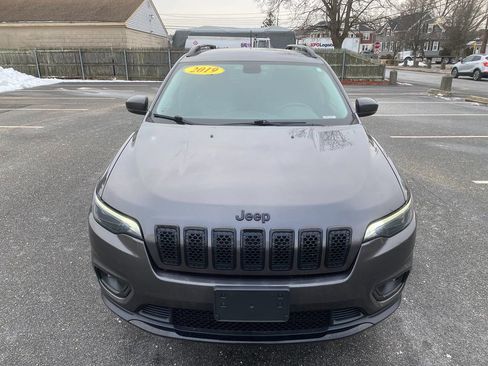 Used 2019 Jeep Cherokee Latitude Plus image 3