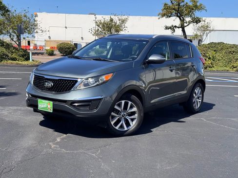 Used 2015 Kia Sportage LX image 2