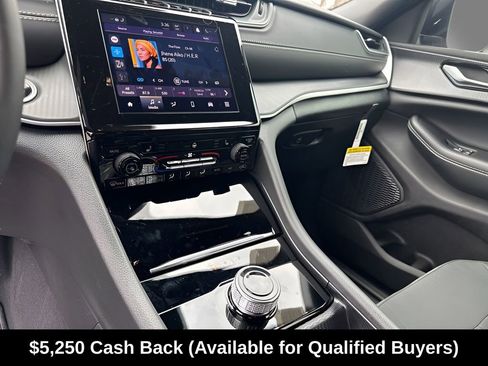 New 2025 Jeep Grand Cherokee Laredo X w/ Luxury Tech Group I RWD image 39