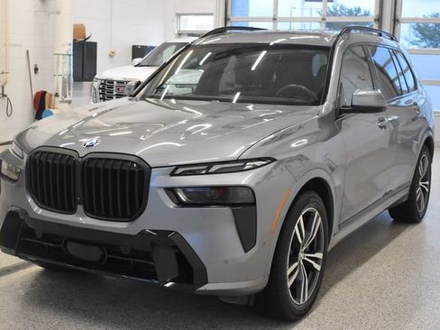 Used 2026 BMW X7 xDrive40i AWD/4WD image 9