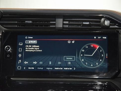 Used 2024 GMC Sierra 2500 AT4 w/ AT4 Premium Plus Package image 35