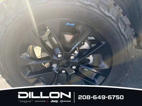 Used 2022 Jeep Wrangler Unlimited Sahara AWD/4WD image 4