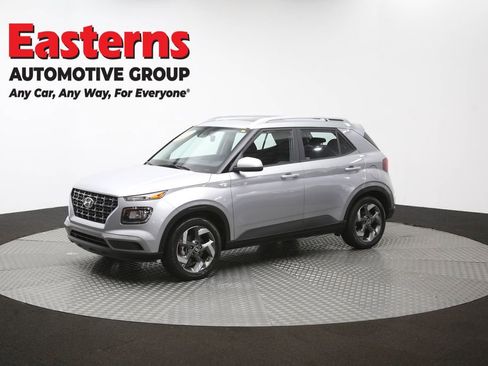 Used 2025 Hyundai Venue SEL FWD image 57