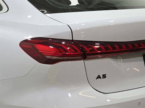 Used 2025 Audi A5 2.0T Premium w/ Convenience Package image 36