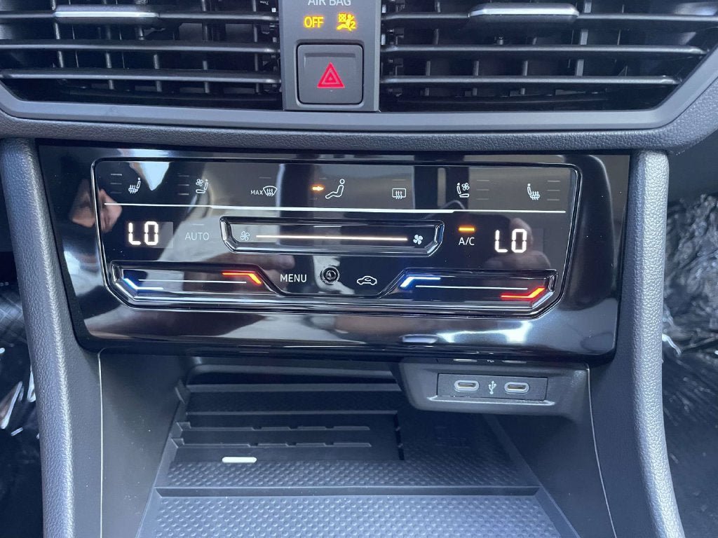 New 2027 Volkswagen Jetta SEL FWD image 29