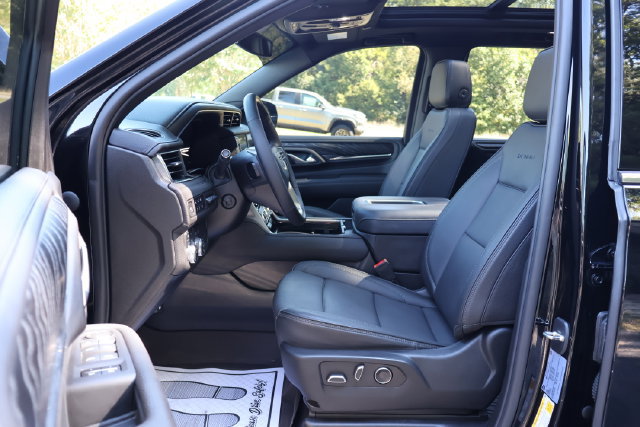 Used 2023 GMC Yukon Denali AWD/4WD image 19