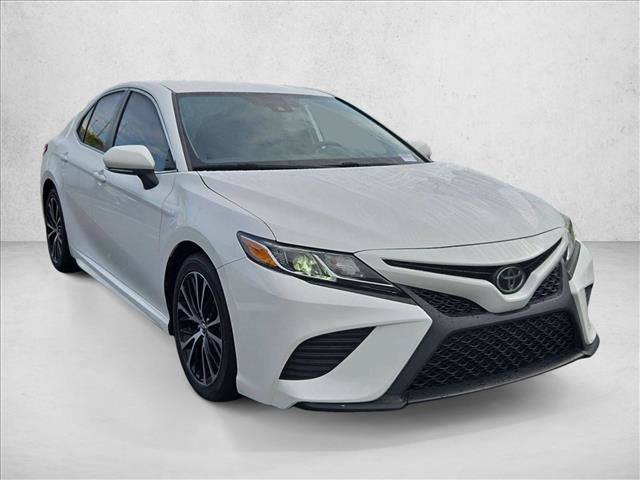 Used 2020 Toyota Camry SE w/ Convenience Package FWD image 3