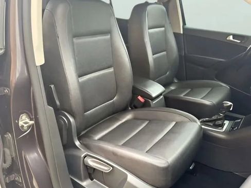 Used 2016 Volkswagen Tiguan S image 42