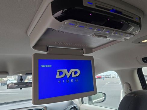 Used 2018 Chrysler Pacifica Touring Plus w/ Tire & Wheel Group image 17