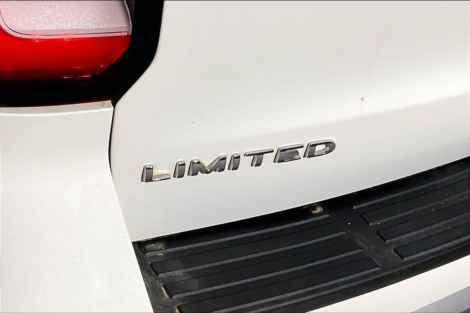 Used 2022 Ford Expedition Limited RWD image 10