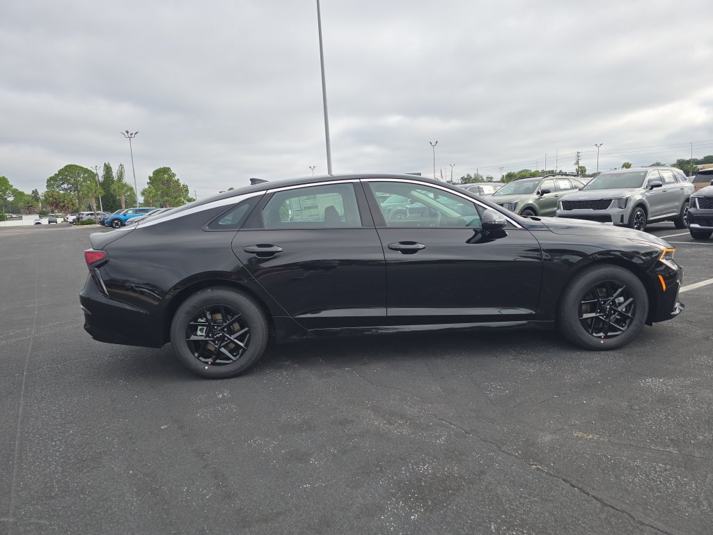 New 2026 Kia K5 LXS FWD image 9