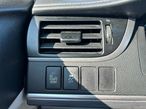 Used 2014 Toyota Camry XLE image 10