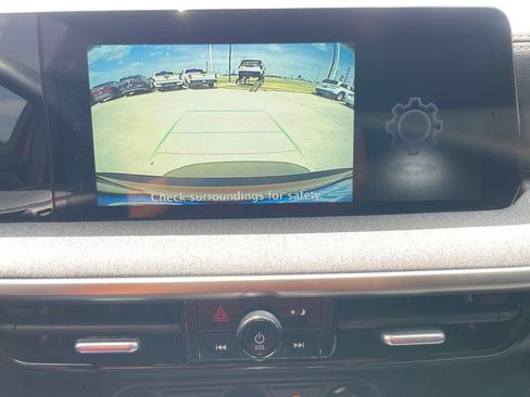 Certified 2025 Nissan Kicks SV AWD/4WD image 17