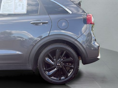 Used 2019 Kia Niro S Touring FWD image 29