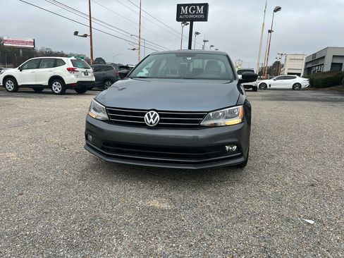 Used 2016 Volkswagen Jetta Sport image 6