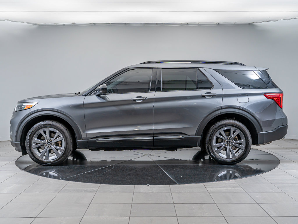 Used 2022 Ford Explorer XLT w/ Equipment Group 202A AWD/4WD image 5