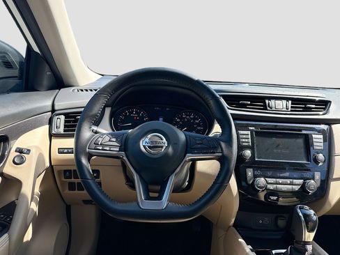 Used 2018 Nissan Rogue SV FWD image 23