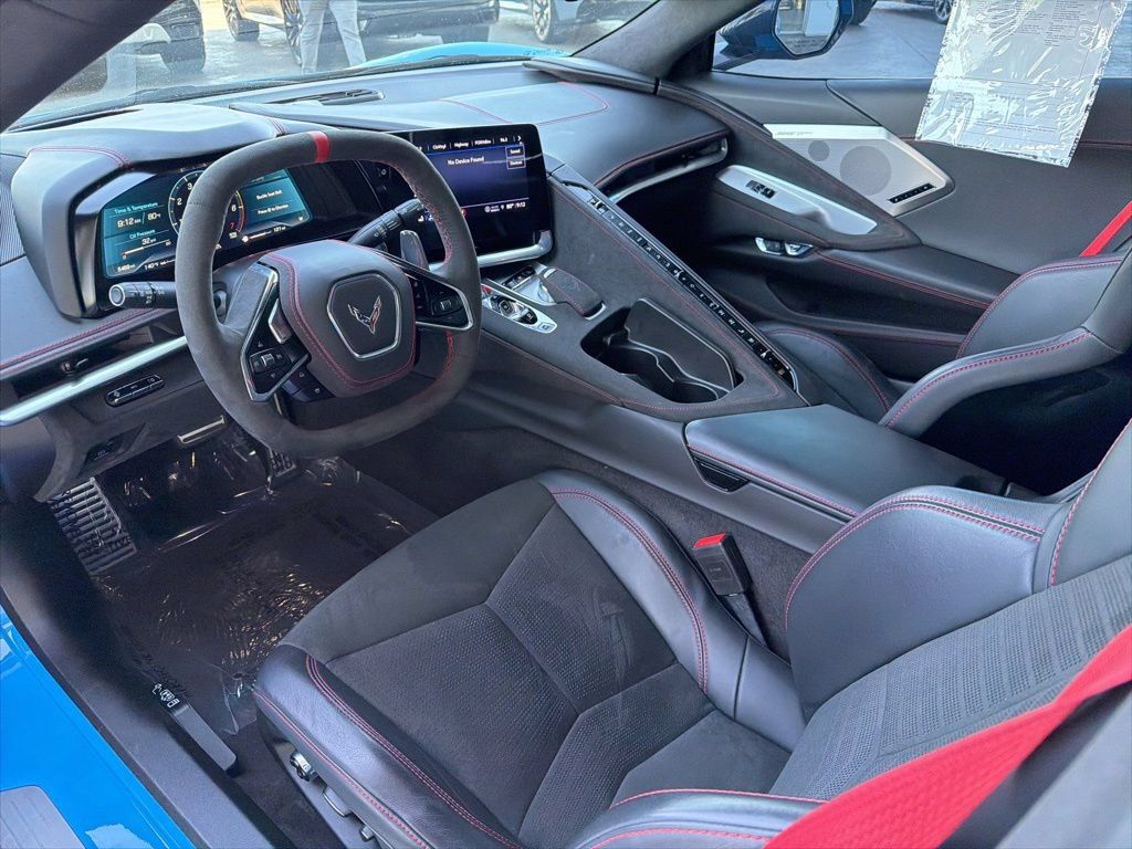Used 2023 Chevrolet Corvette Stingray Premium Conv w/ Z51 Performance Package RWD image 9