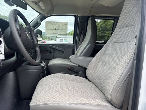 New 2026 Chevrolet Express 3500 LT w/ LT Preferred Equipment Group RWD image 14