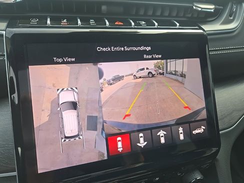 New 2025 Jeep Grand Cherokee L Limited w/ Luxury Tech Group II image 64