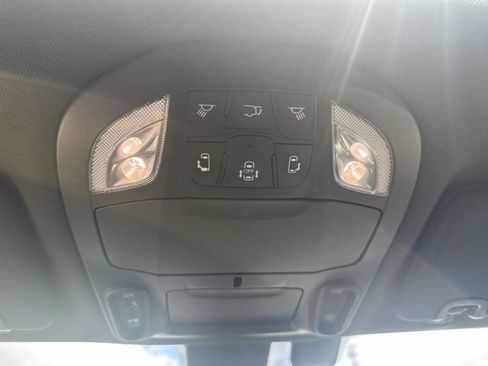Used 2018 Chrysler Pacifica Limited w/ S Appearance Package FWD image 40