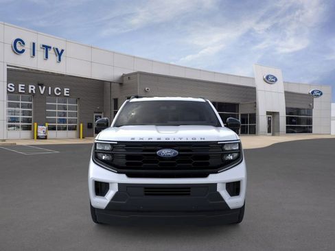 New 2025 Ford Expedition Active image 2