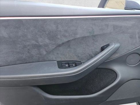 Used 2025 Tesla Model 3 Performance image 19