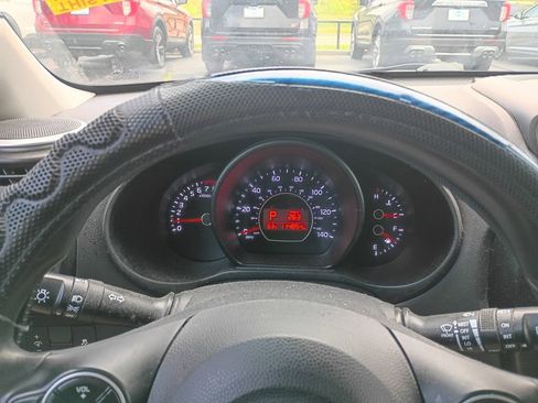 Used 2016 Kia Soul FWD image 12