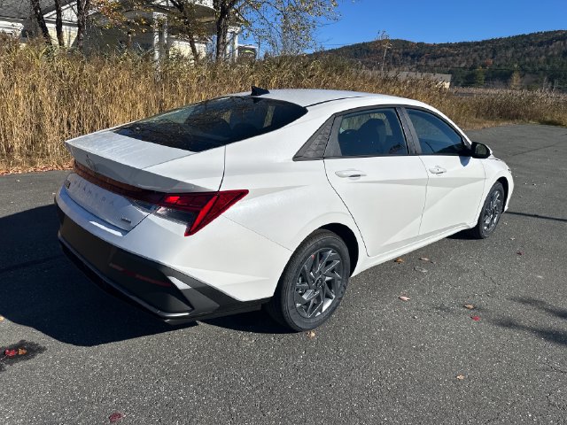 New 2026 Hyundai Elantra Hybrid FWD image 5