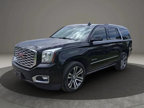 Used 2018 GMC Yukon Denali w/ Denali Ultimate Package AWD/4WD image 3