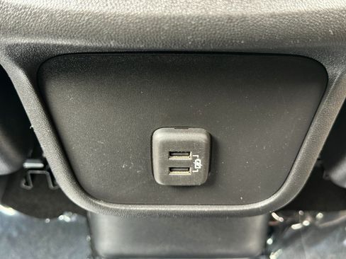 Used 2019 Chevrolet Equinox LT FWD image 29