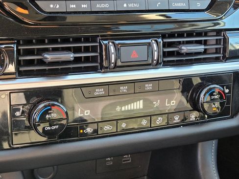 Used 2023 Nissan Pathfinder SV FWD image 31