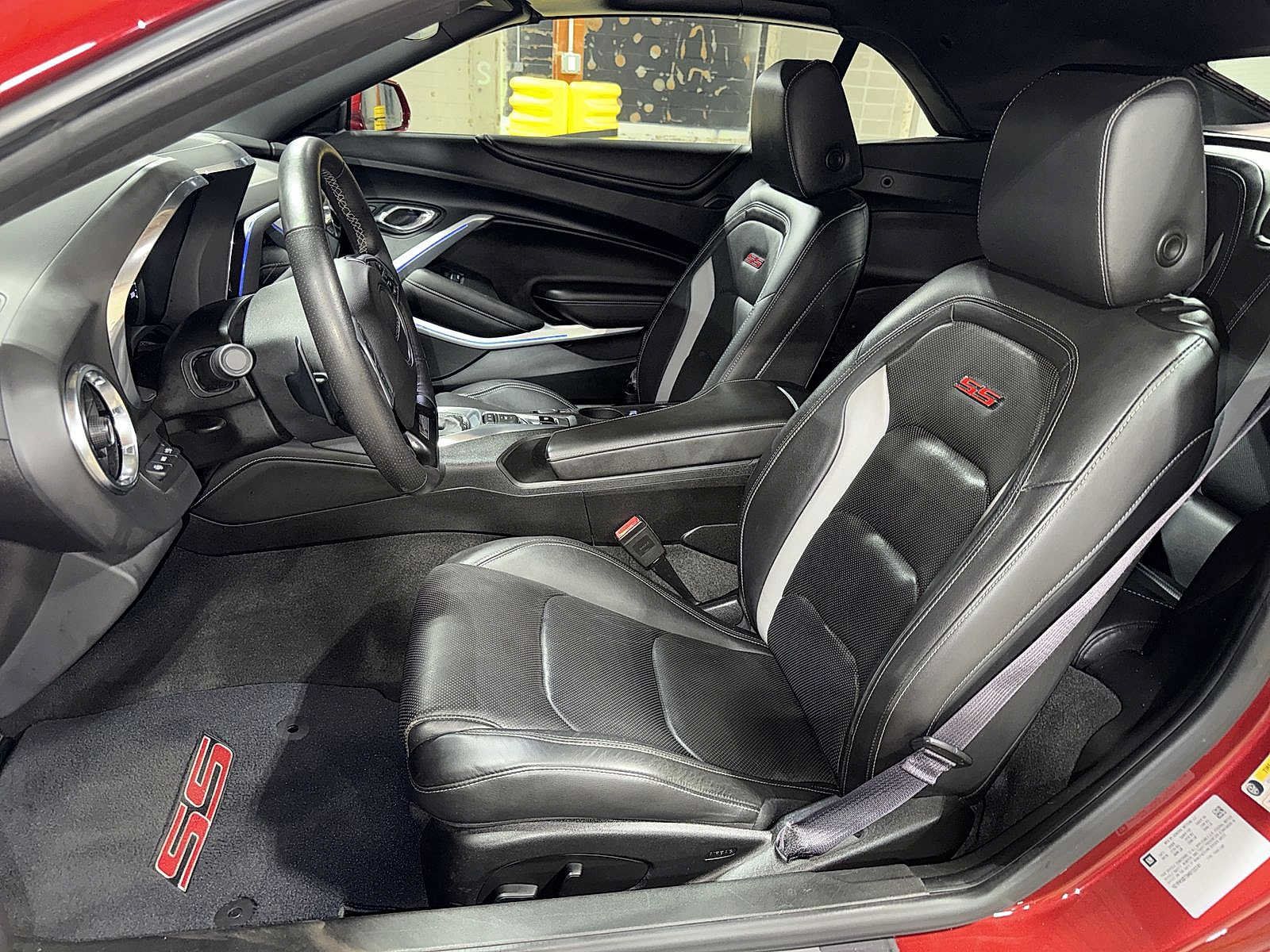 Used 2017 Chevrolet Camaro SS RWD image 15