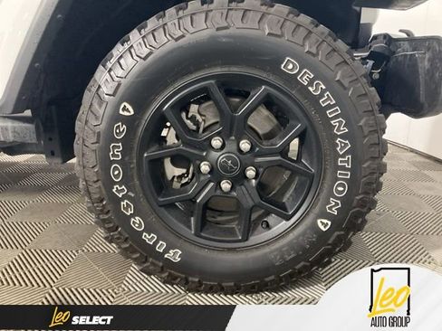 Used 2024 Jeep Gladiator Sport image 18