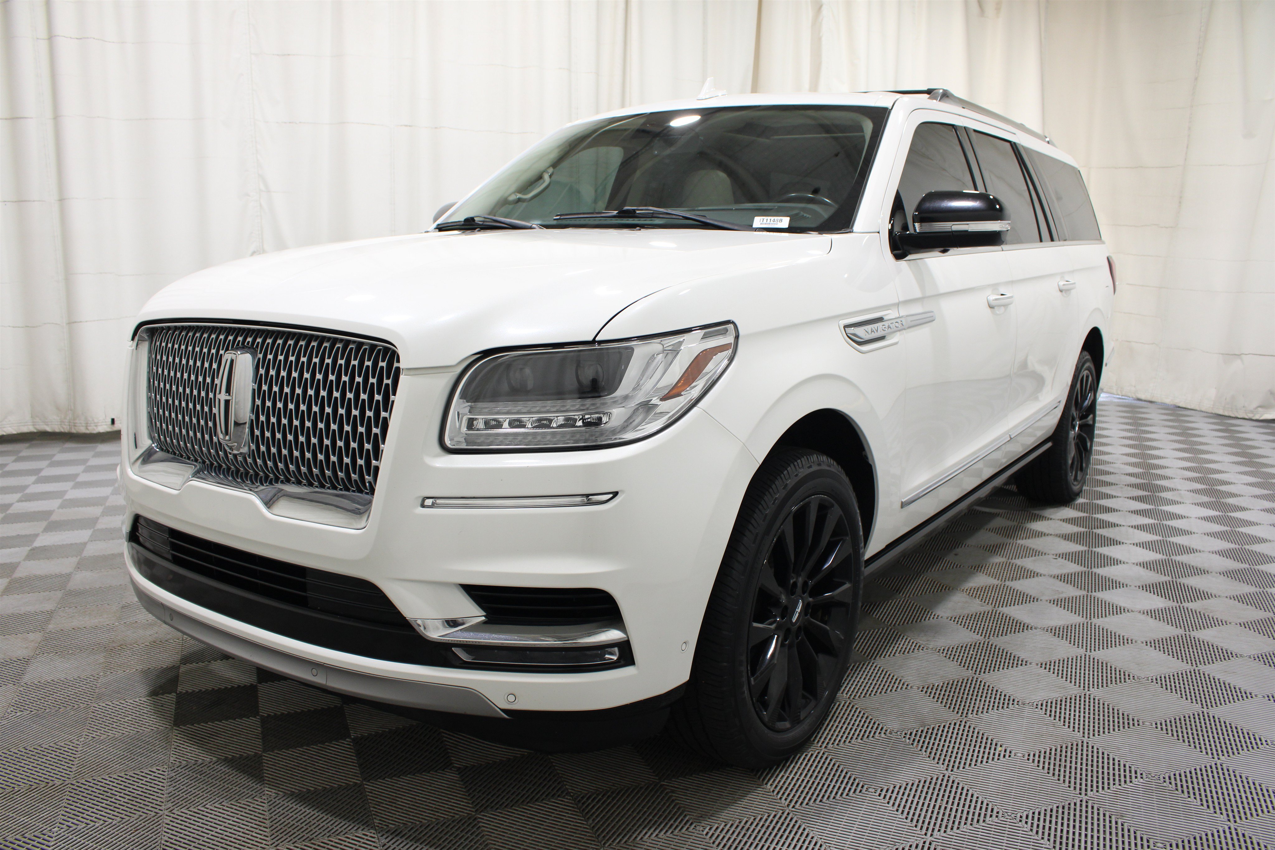 Used 2021 Lincoln Navigator L Reserve AWD/4WD image 37