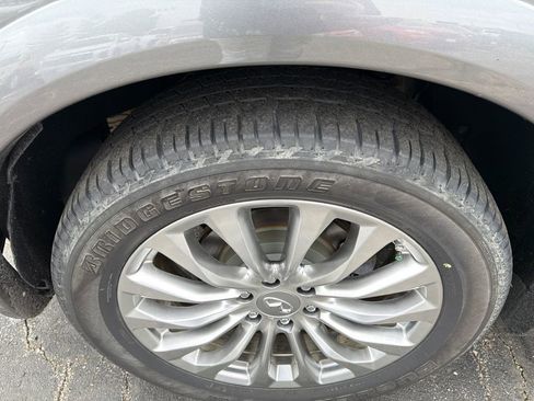 Used 2017 INFINITI QX80 4WD w/ Driver Assistance Package image 9