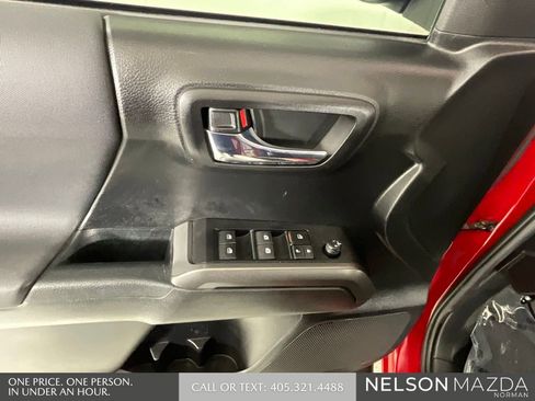 Used 2022 Toyota Tacoma TRD Sport w/ Technology Package image 18