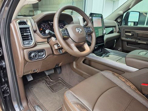 New 2026 RAM 2500 Limited AWD/4WD image 19