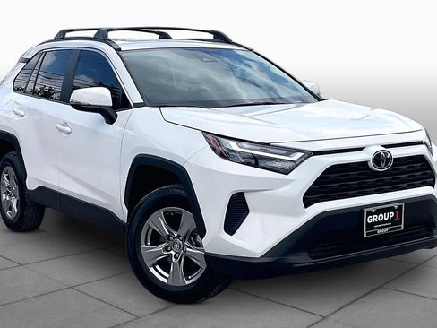 Used 2025 Toyota RAV4 XLE w/ Convenience Package image 3