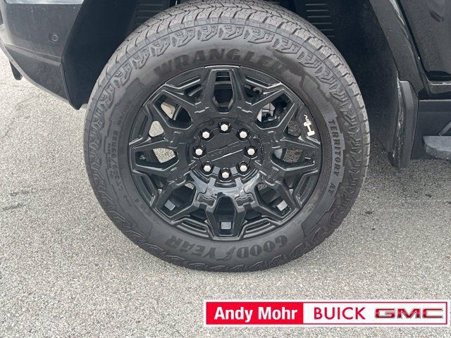Used 2026 GMC Hummer EV SUV w/ LPO, Dark Essentials Package AWD/4WD image 7