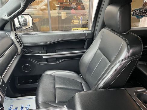 Used 2020 Ford Expedition XLT w/ Equipment Group 202A image 8