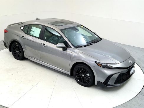 Certified 2025 Toyota Camry SE image 16