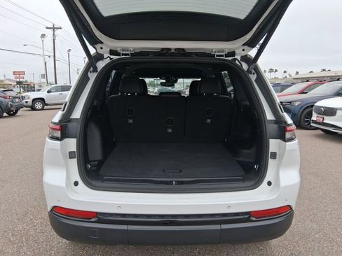 Used 2024 Jeep Grand Cherokee Altitude AWD/4WD image 6