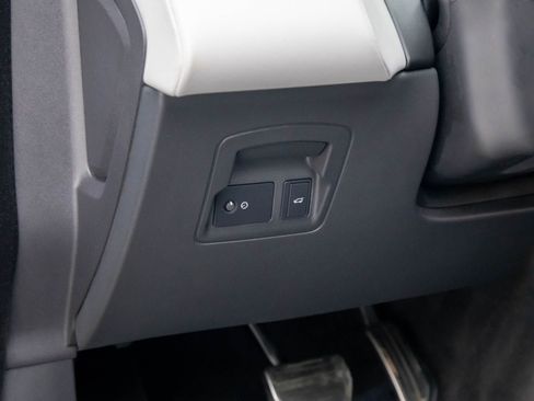 Used 2024 Land Rover Range Rover Velar Dynamic SE image 18