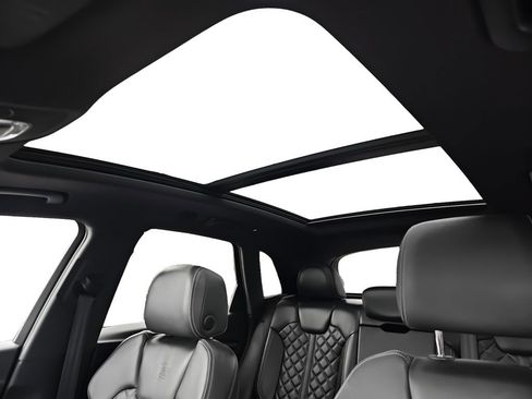 Used 2021 Audi SQ5 Premium Plus w/ Premium Plus Package image 19