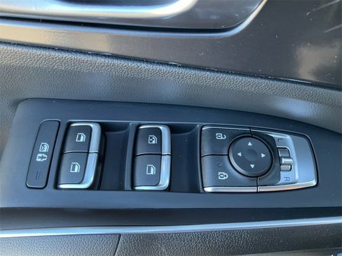 Used 2021 Kia Sorento S image 26
