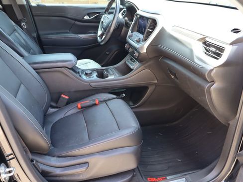 Used 2020 GMC Acadia SLT FWD image 17